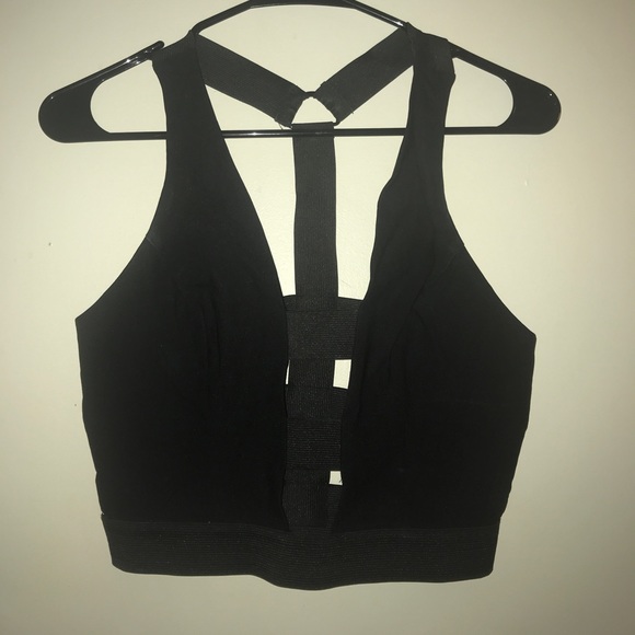 Crop top - Picture 2 of 3